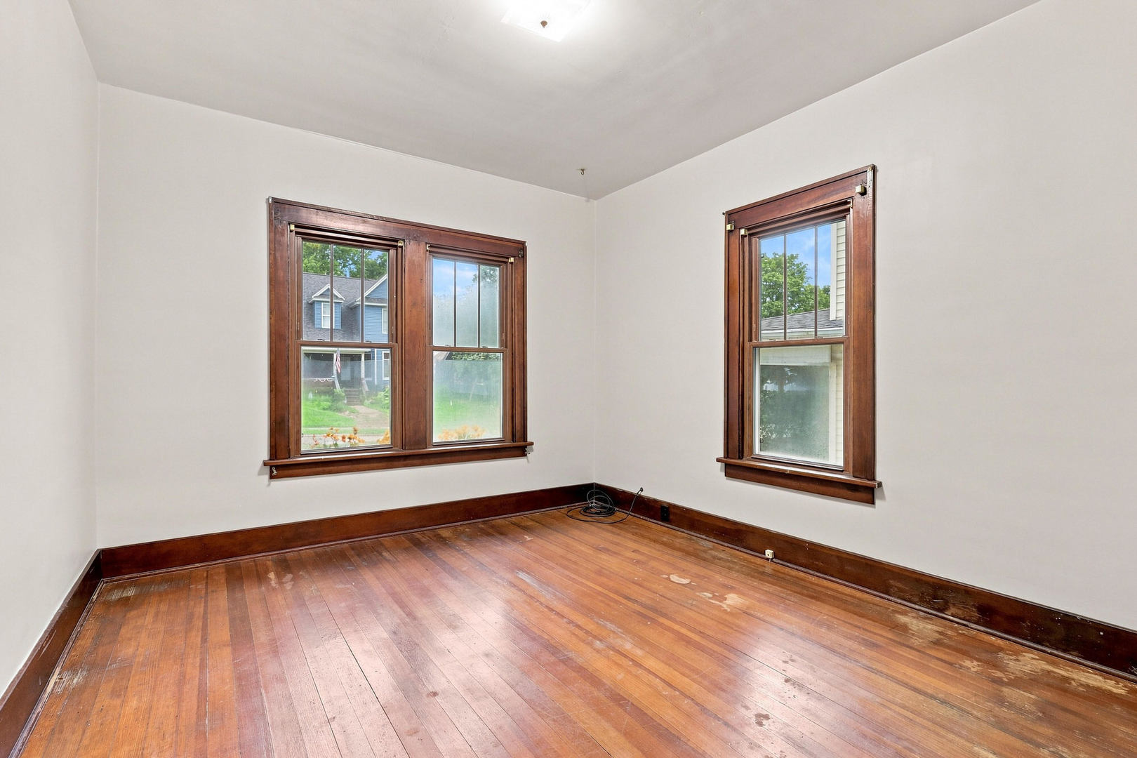 2015 Tremont Avenue Property Photo 23