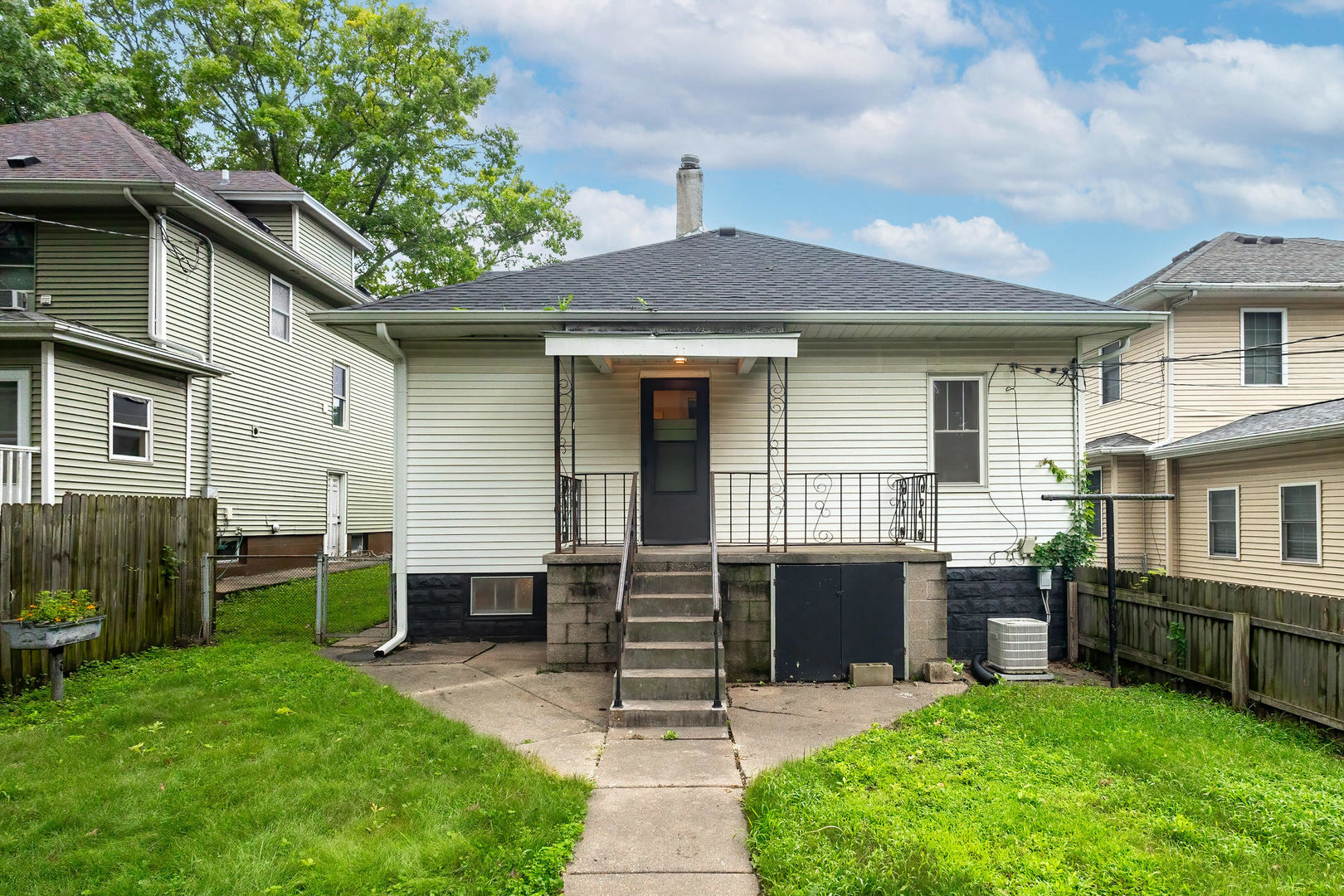 2015 Tremont Avenue Property Photo 32