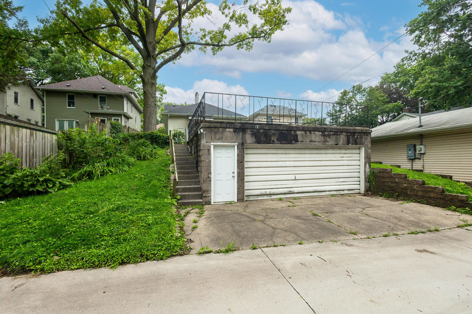 2015 Tremont Avenue Property Photo 33