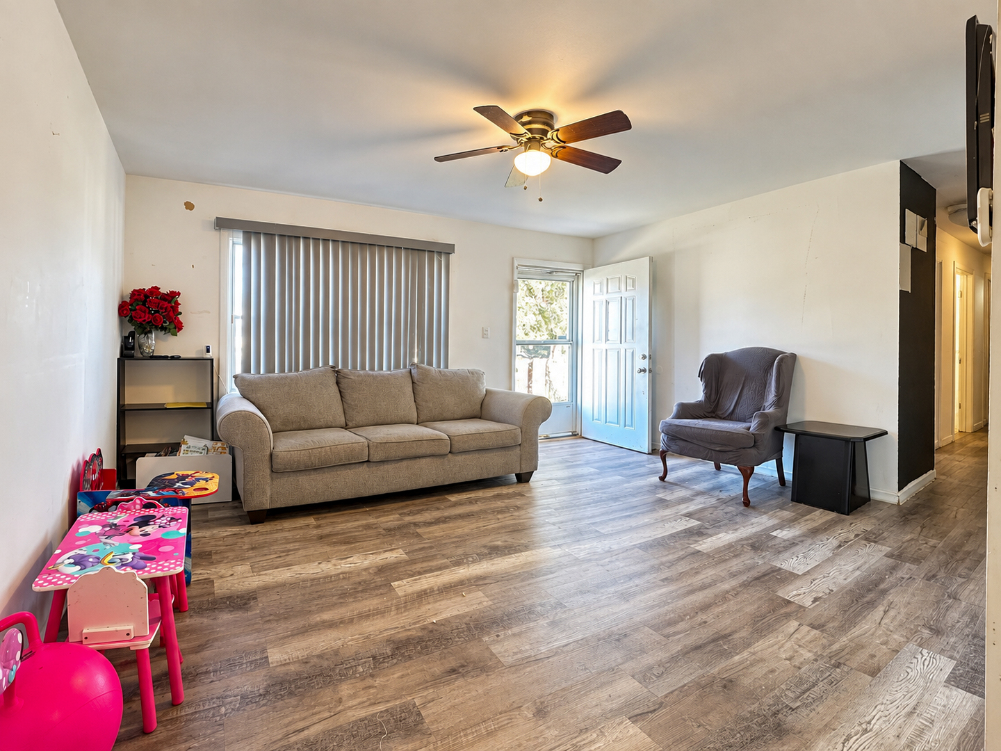 2012 218th Place Property Photo 4