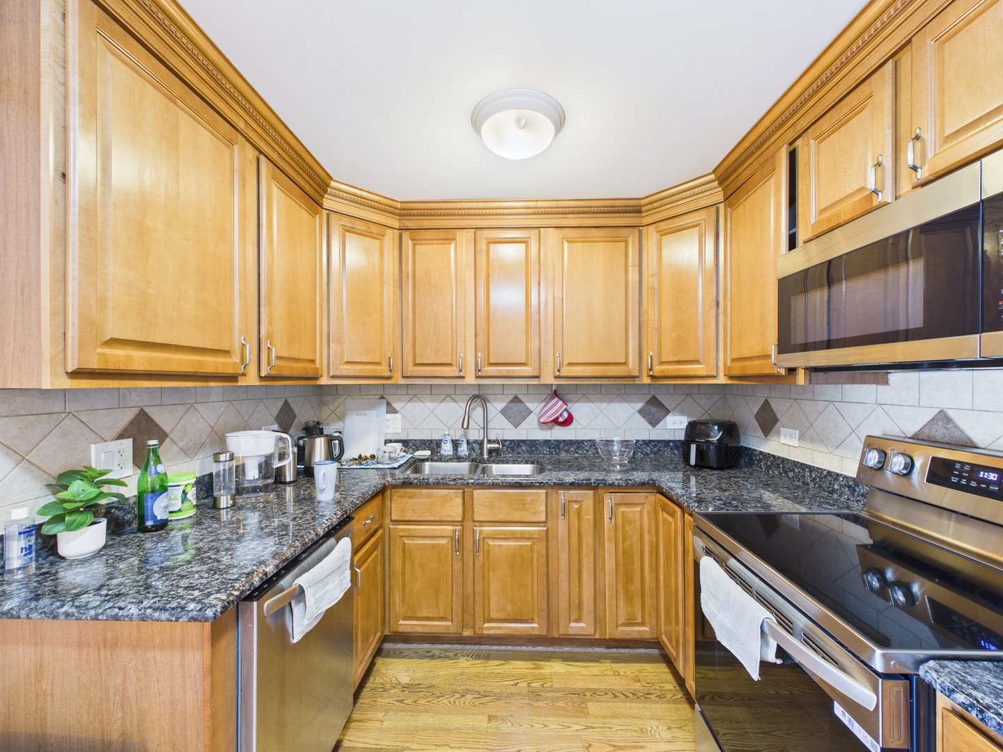 2210 S Goebbert Road 226 Property Photo 14