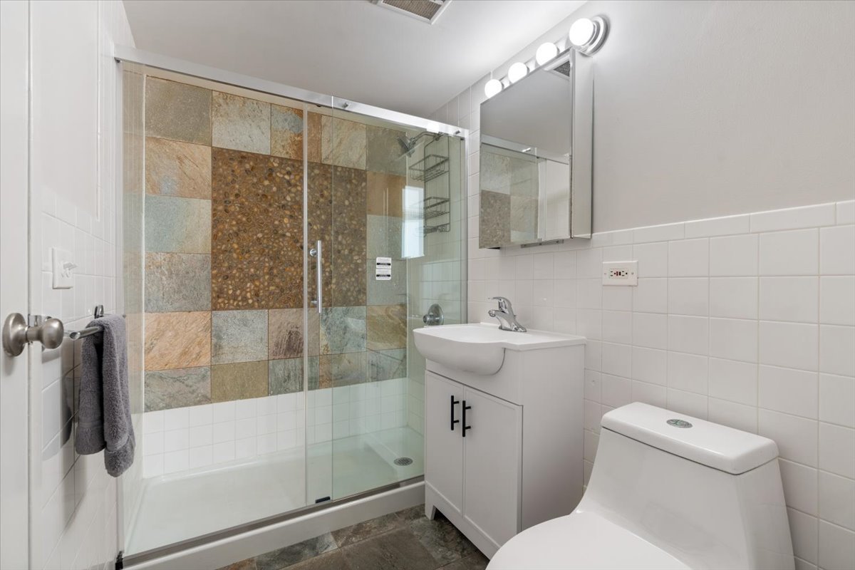 5616 N Kenmore Avenue 5c Property Photo 11