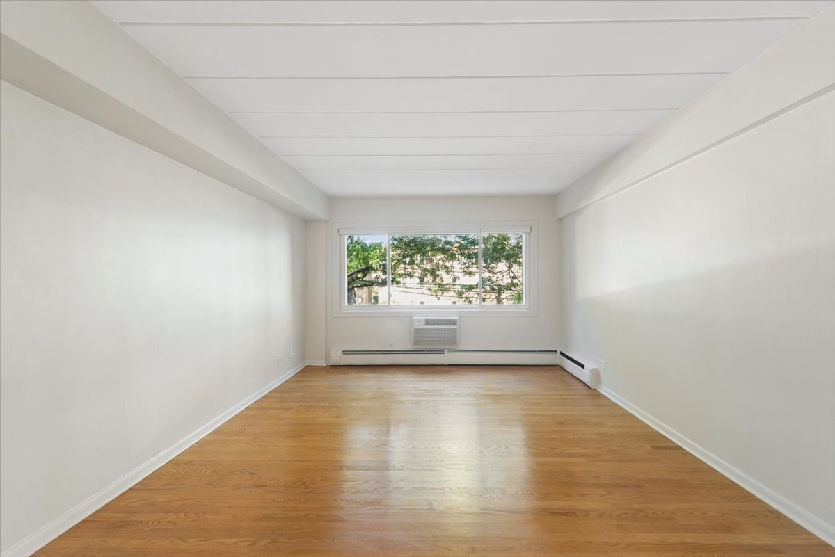 5616 N Kenmore Avenue 3d Property Photo 3
