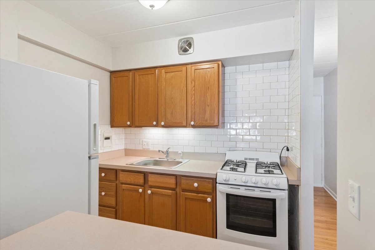 5616 N Kenmore Avenue 3d Property Photo 6