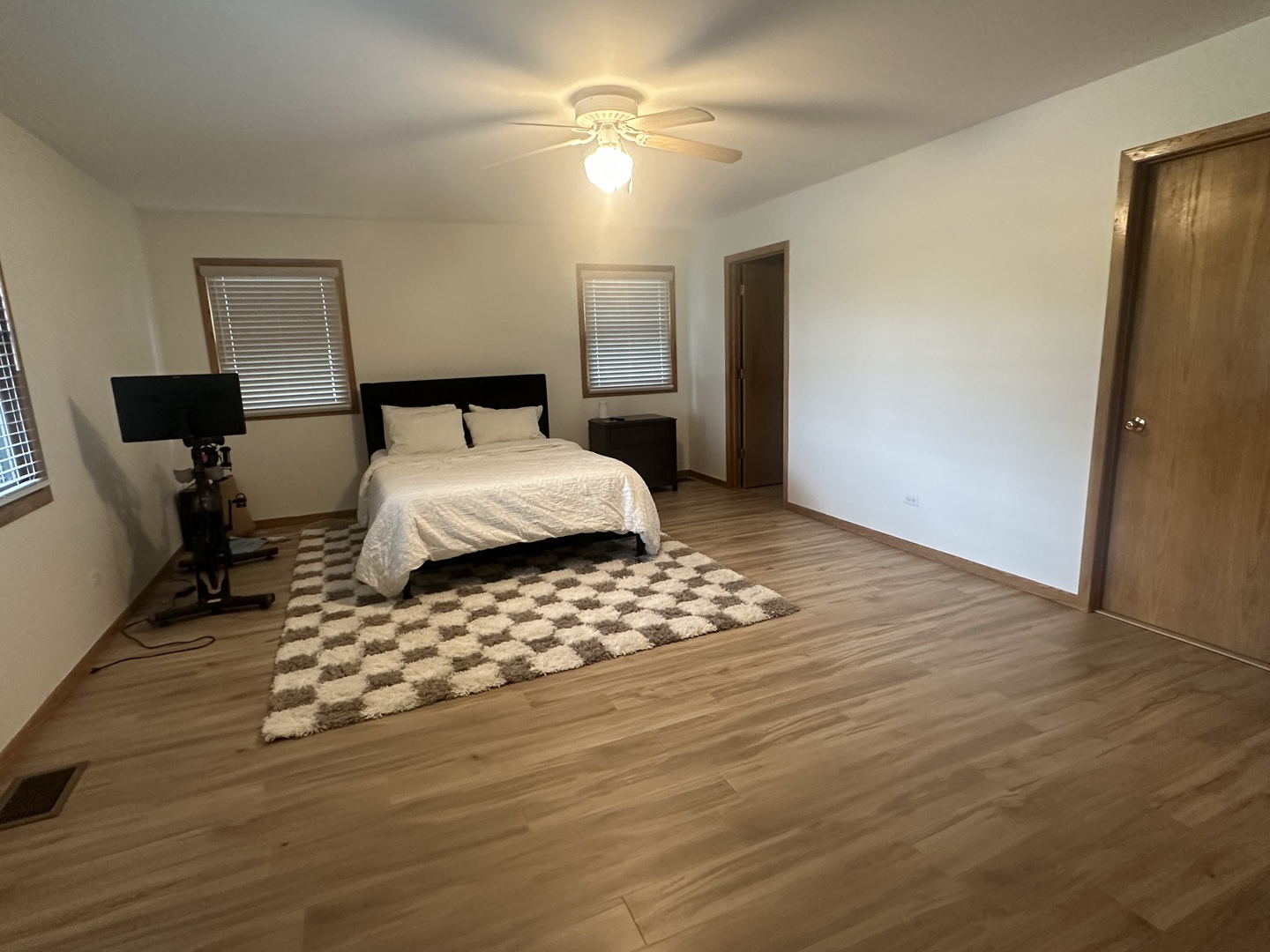 17131 Ozark Avenue Property Photo 7