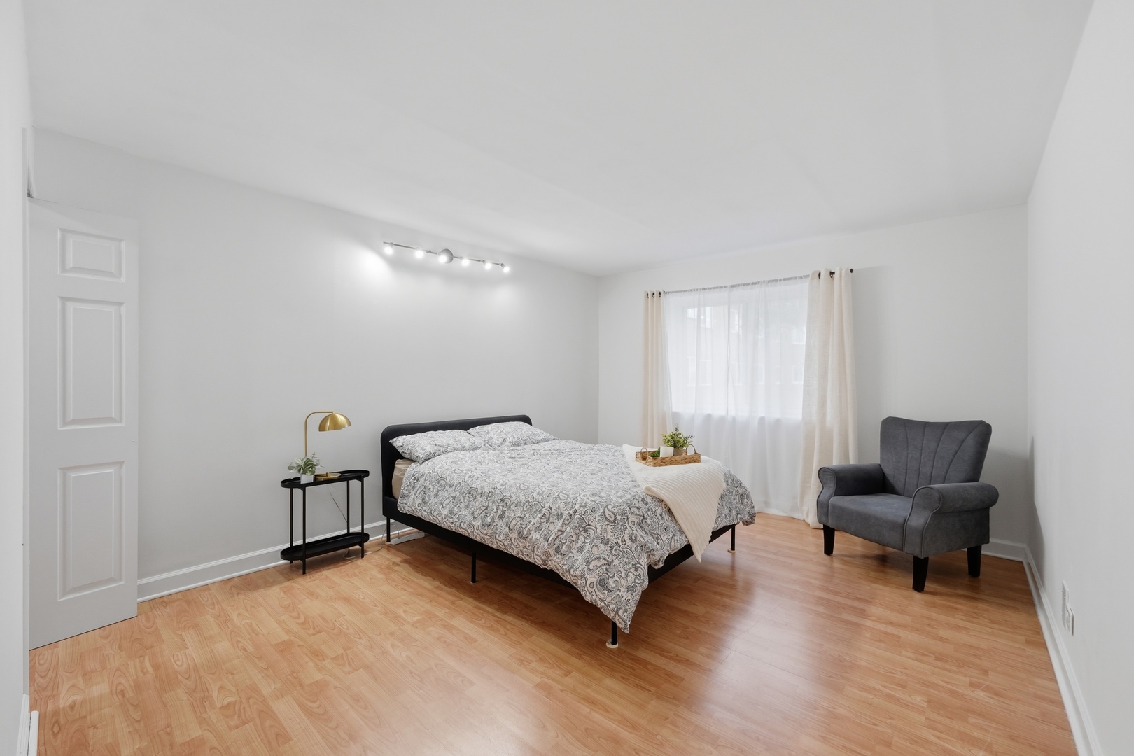 220 S Roselle Road 321 Property Photo 10