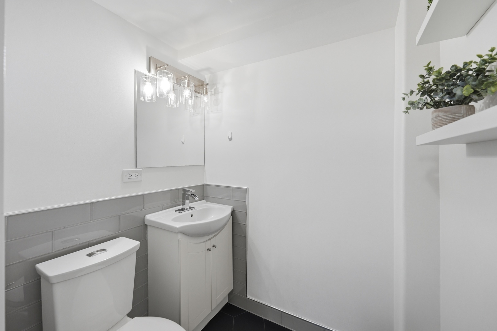 220 S Roselle Road 321 Property Photo 12