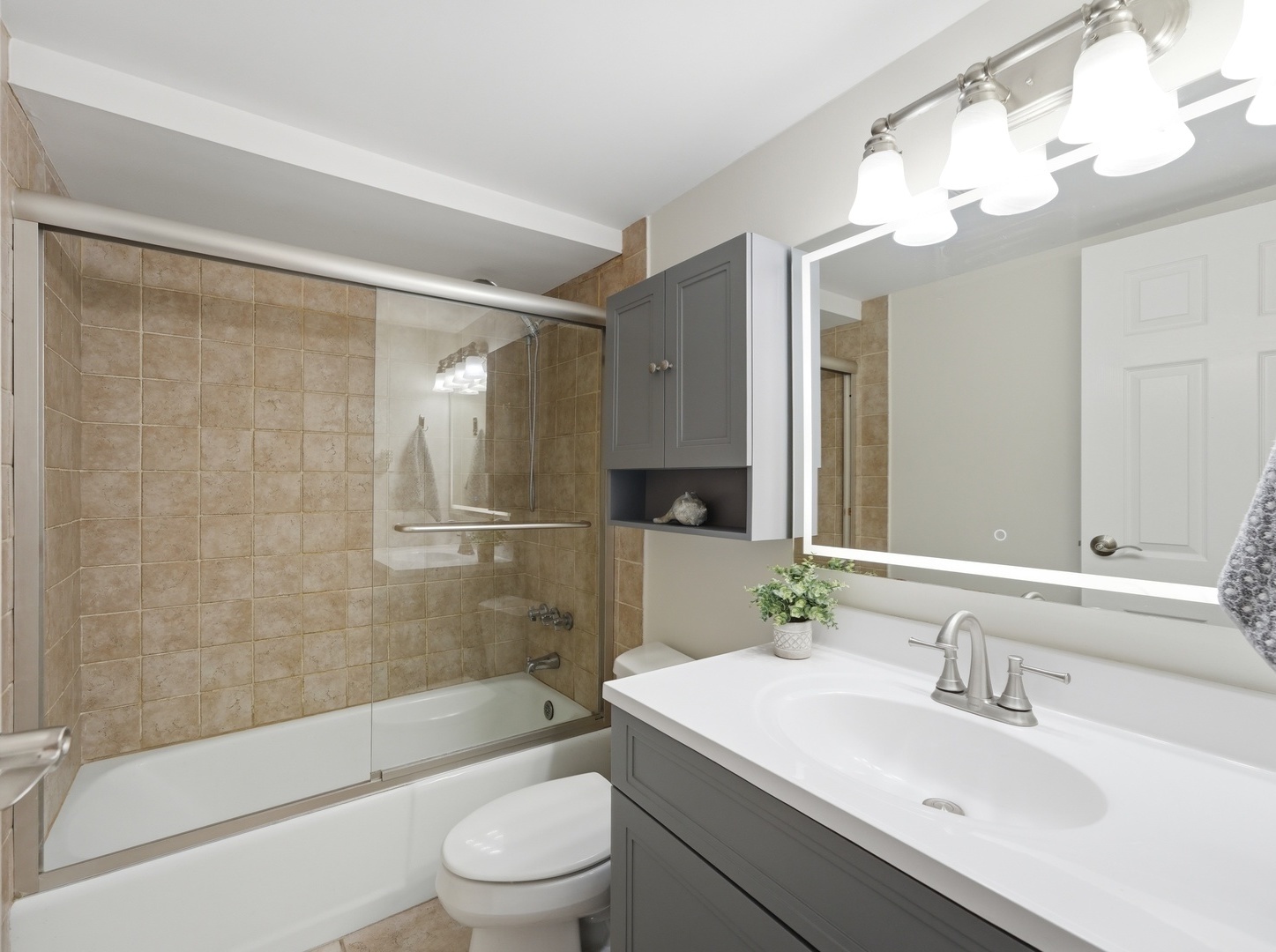 220 S Roselle Road 321 Property Photo 13