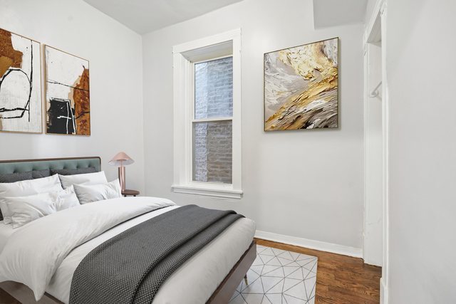 1914 S Hamlin Avenue Property Photo 8