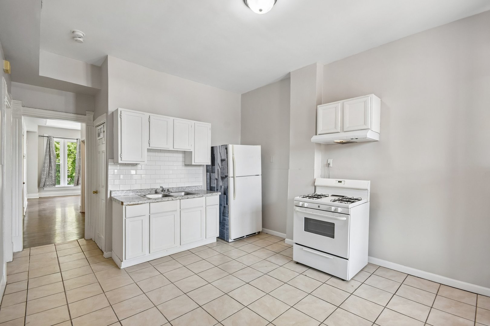 1914 S Hamlin Avenue Property Photo 15