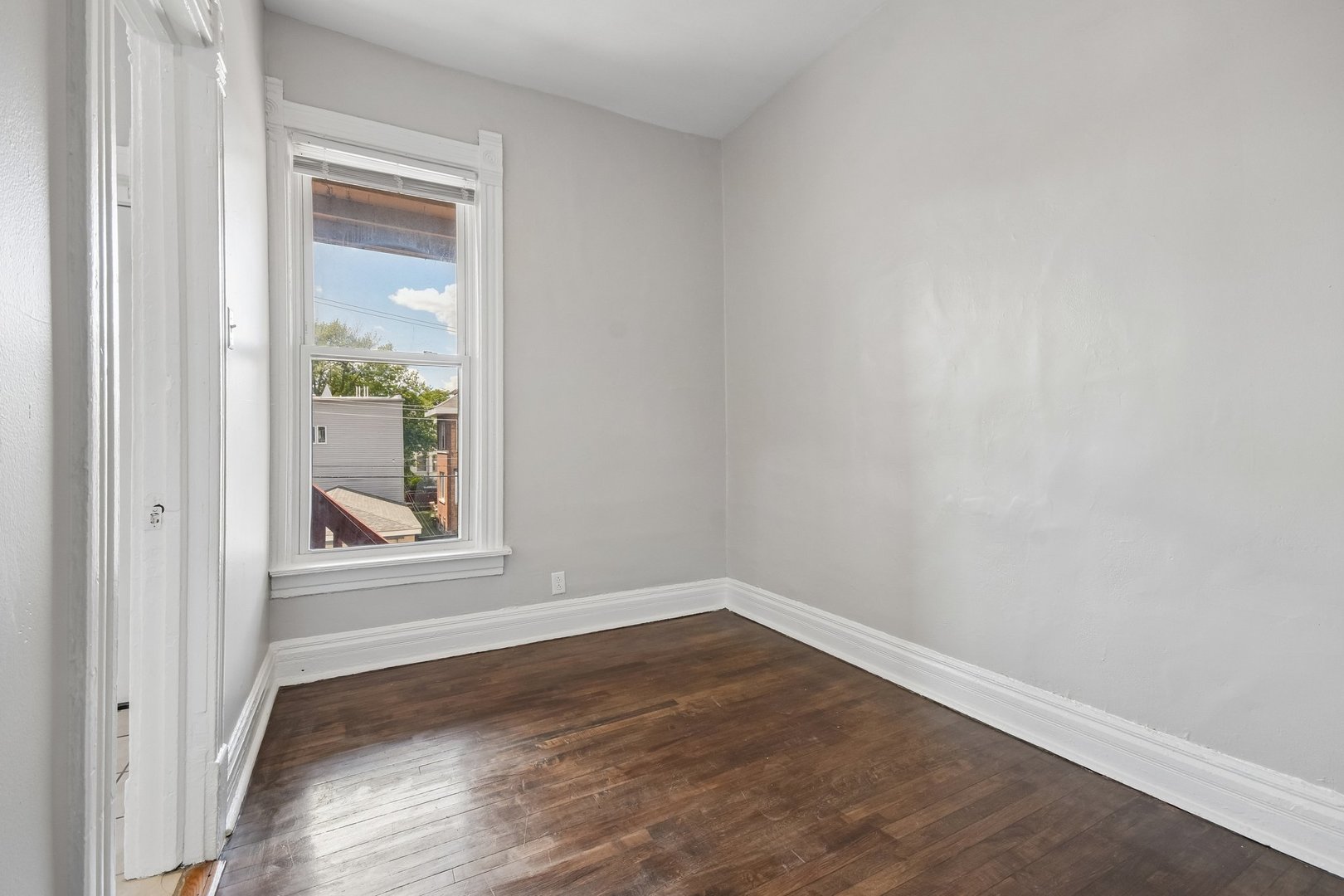 1914 S Hamlin Avenue Property Photo 20