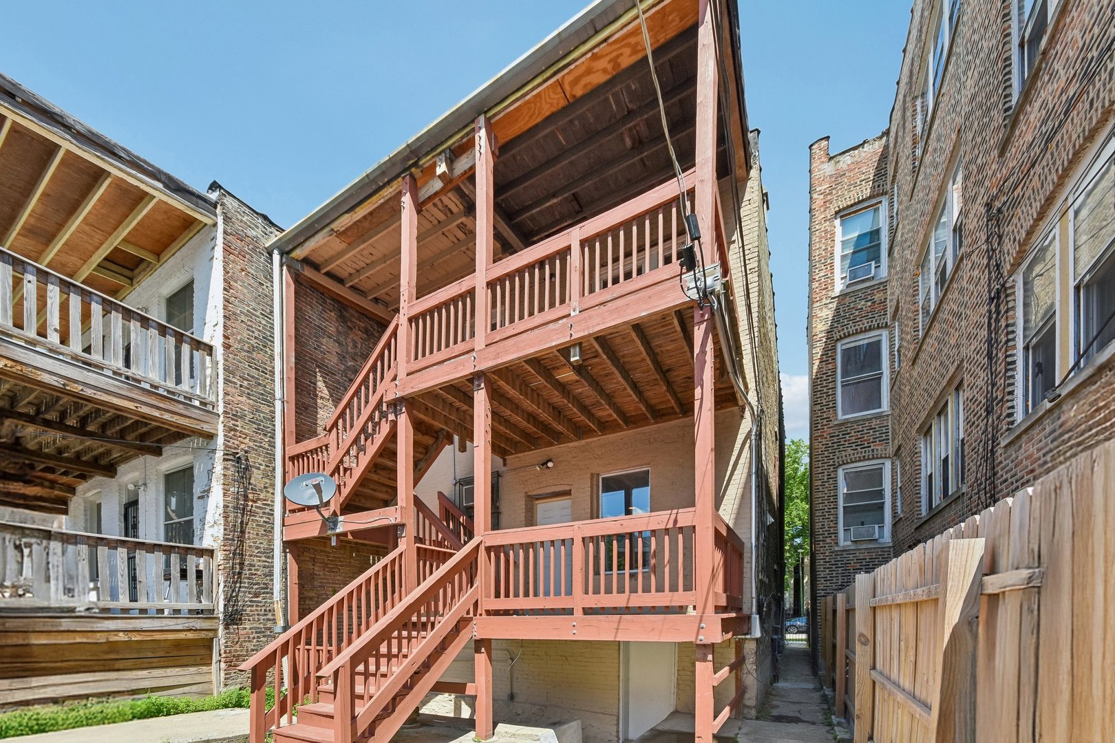1914 S Hamlin Avenue Property Photo 25