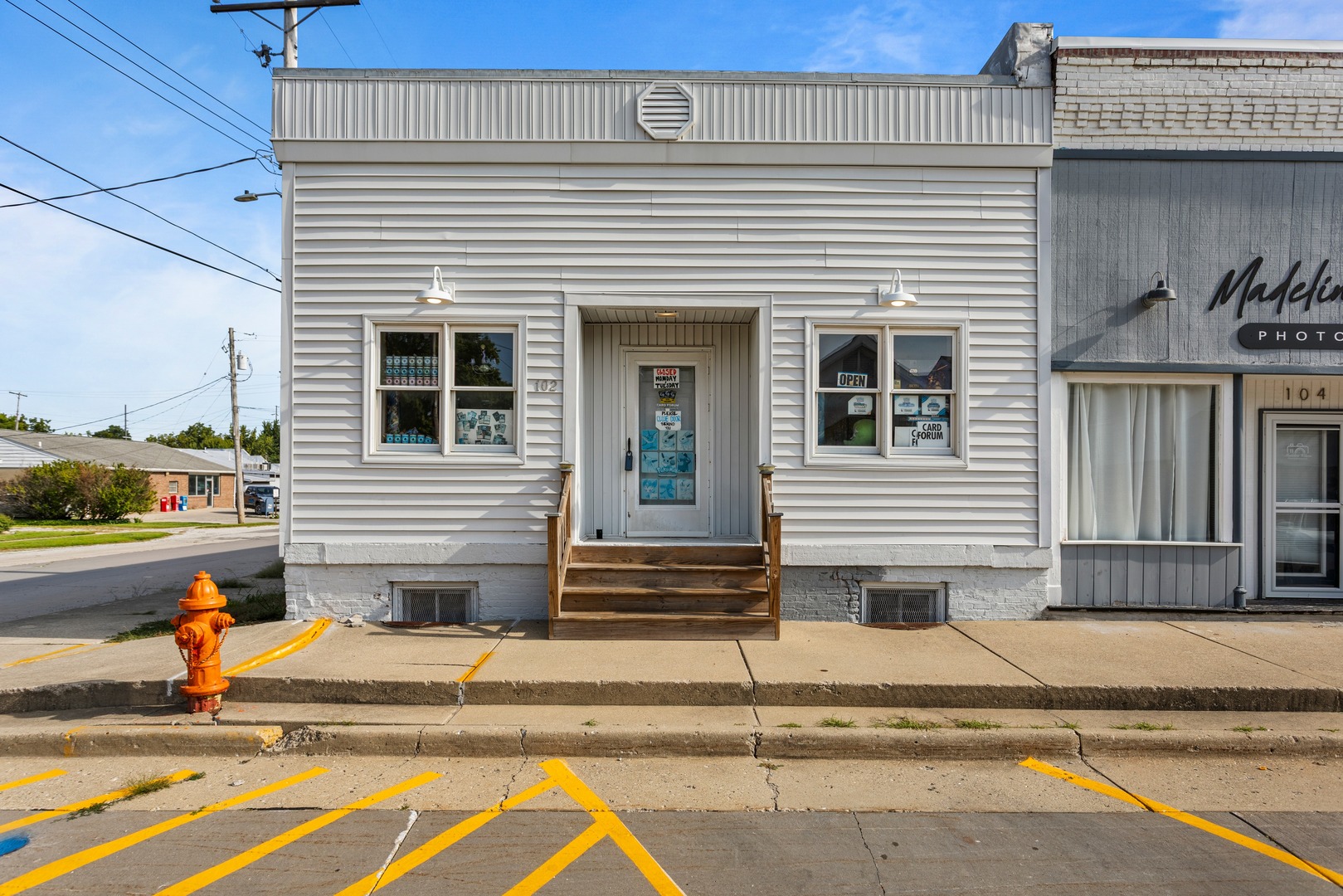 102 E Main Street Property Photo 1