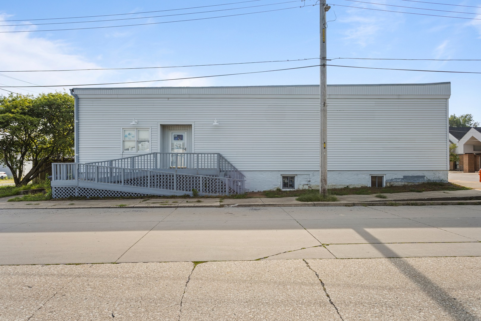 102 E Main Street Property Photo 5