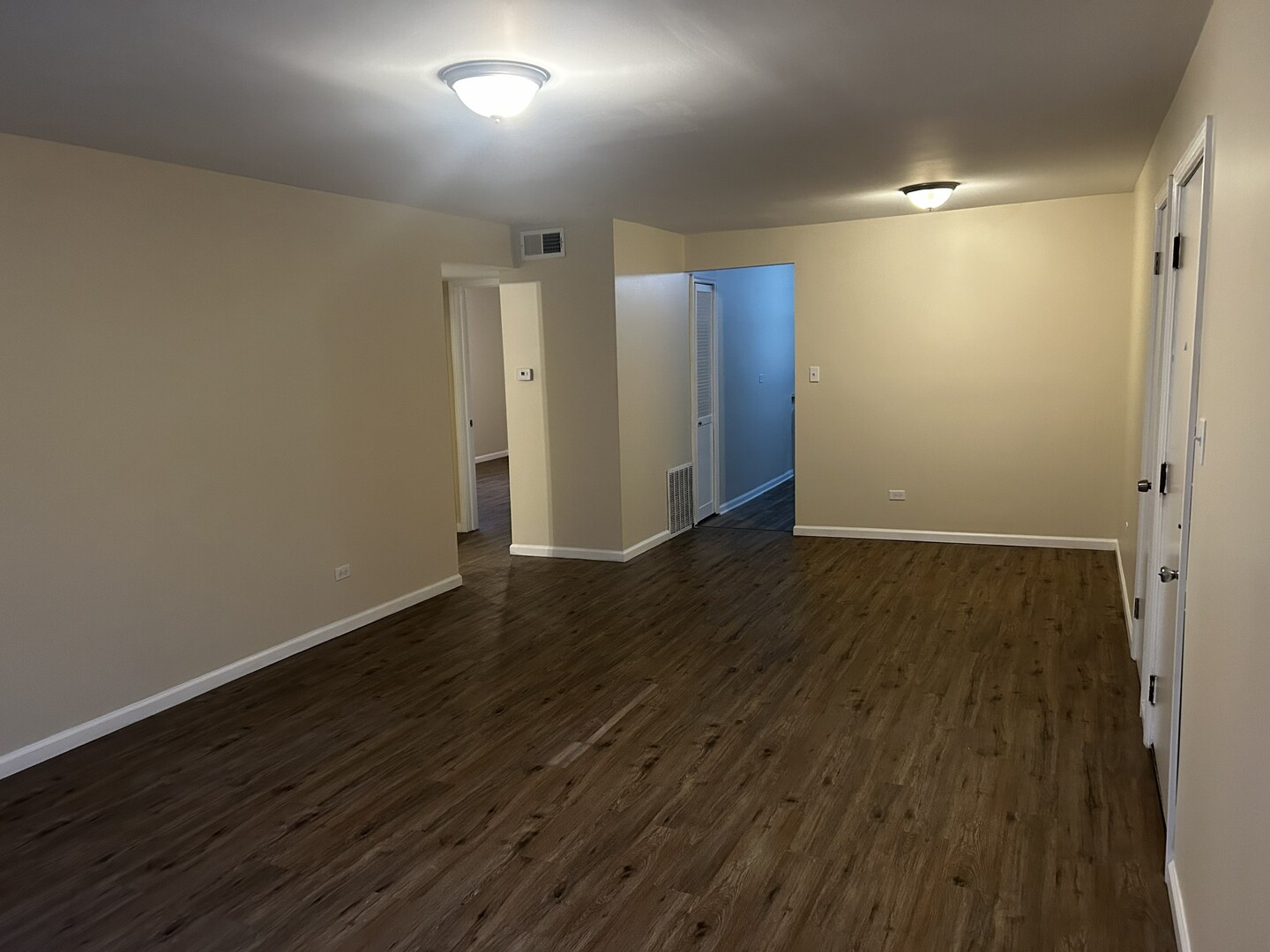 8333 S Maryland Avenue 101 Property Photo 2