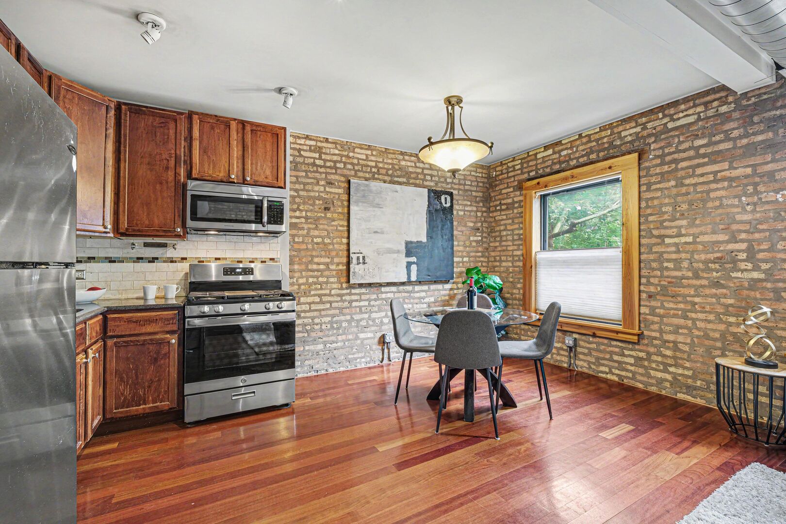 1249 W Roscoe Street 1 Property Photo 7