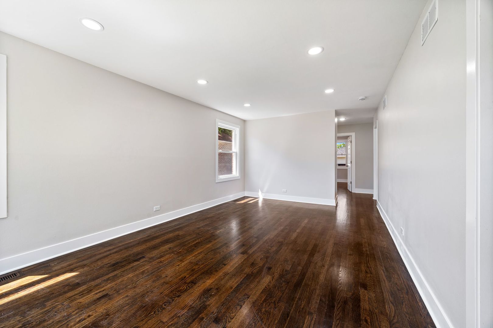 12742 S Parnell Avenue Property Photo 4