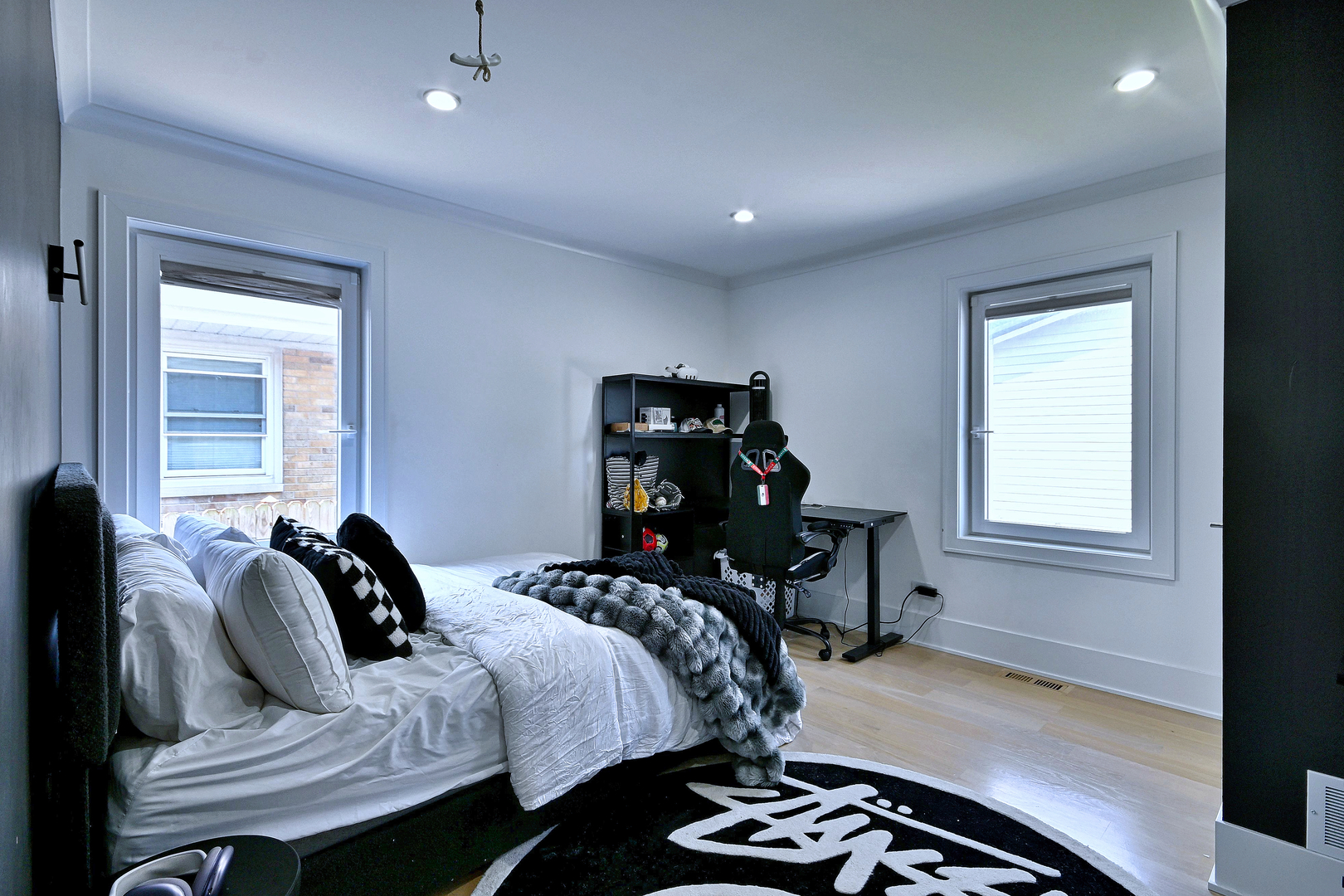 4944 Jarvis Avenue Property Photo 18