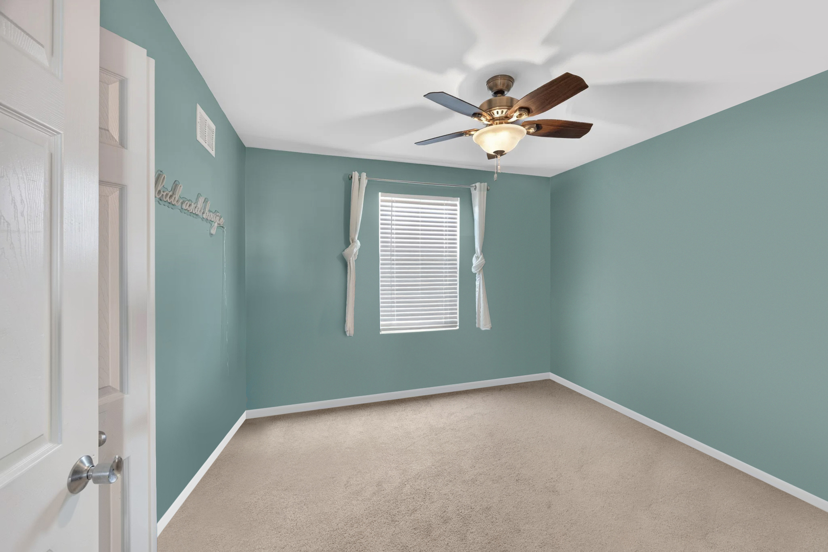 594 Camellia Avenue Property Photo 15