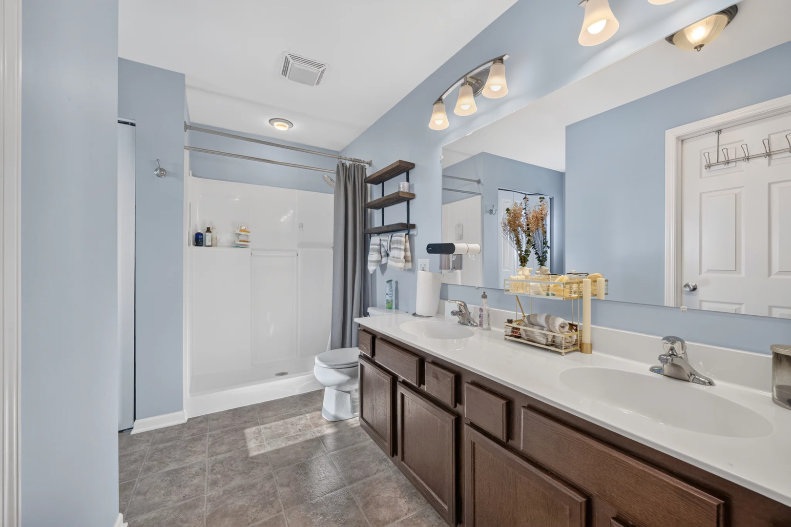 594 Camellia Avenue Property Photo 16