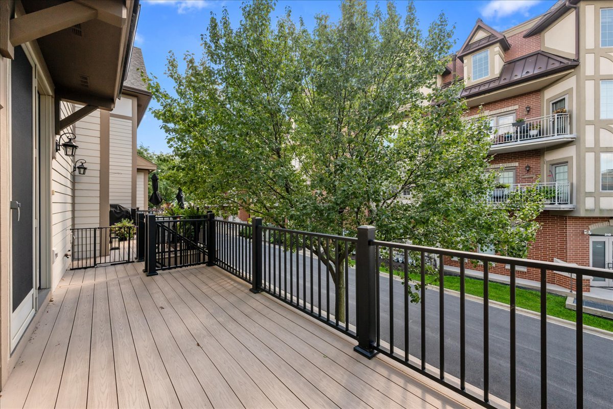 301 Brownstone Drive Property Photo 16