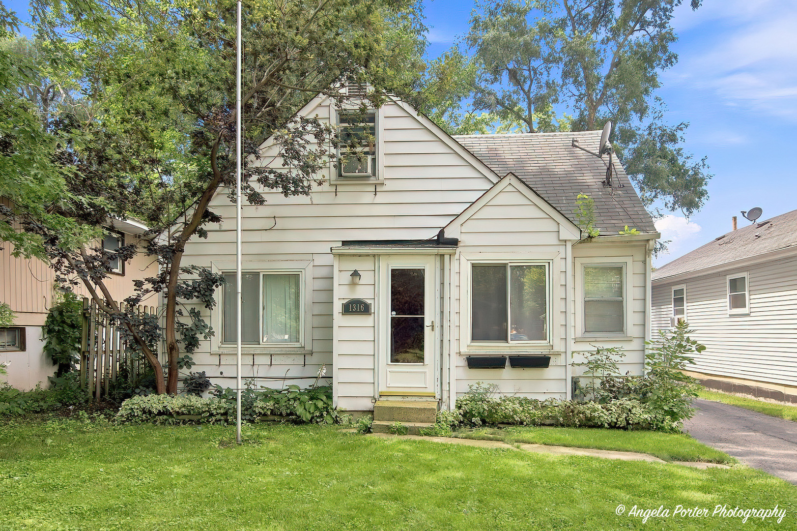 1316 N Poplar Avenue Property Photo 1
