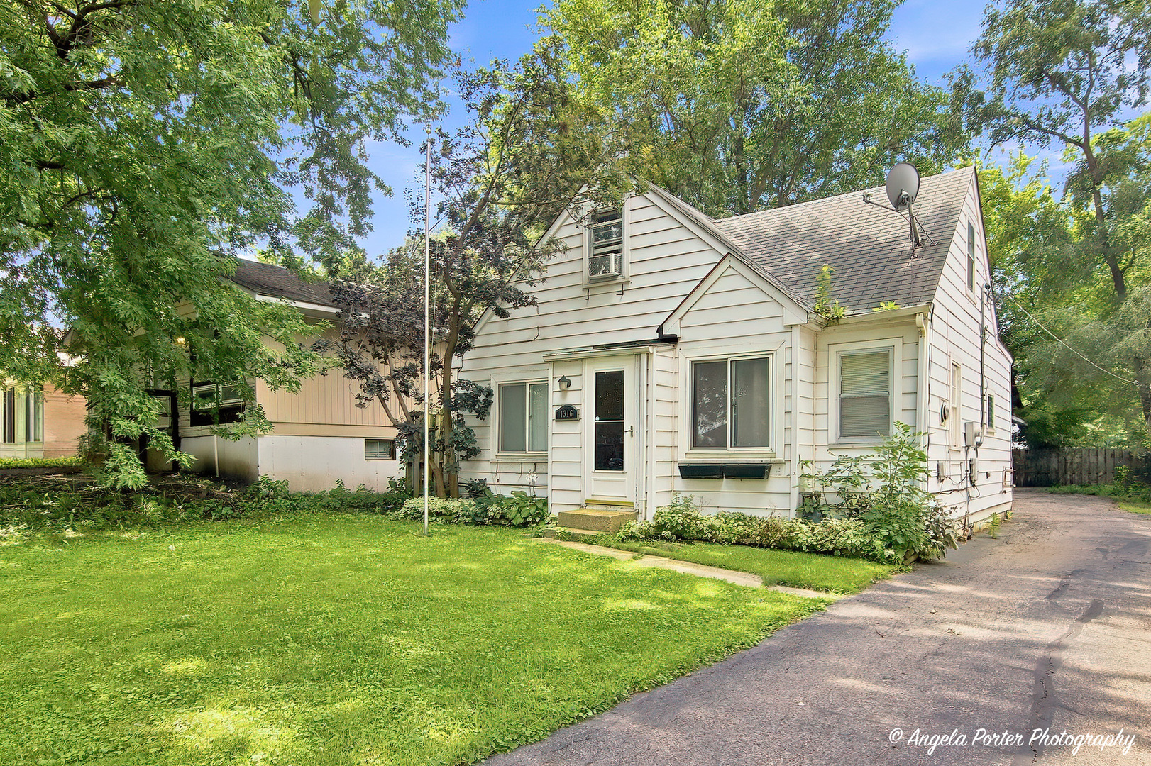1316 N Poplar Avenue Property Photo 2