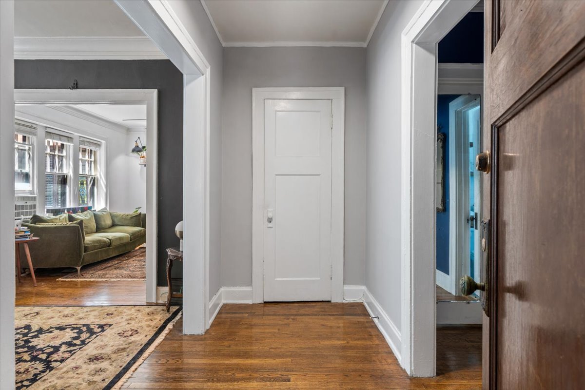 2018 Sherman Avenue 1w Property Photo 3