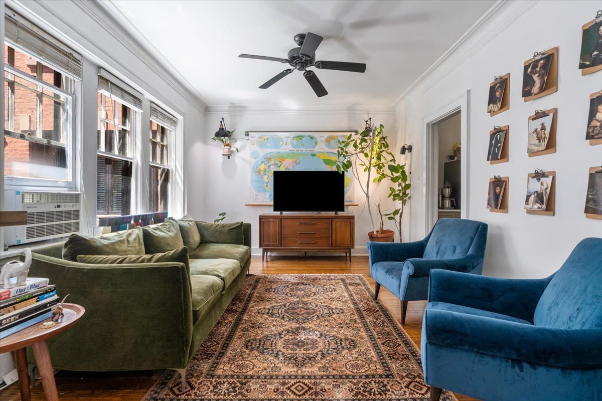 2018 Sherman Avenue 1w Property Photo 6