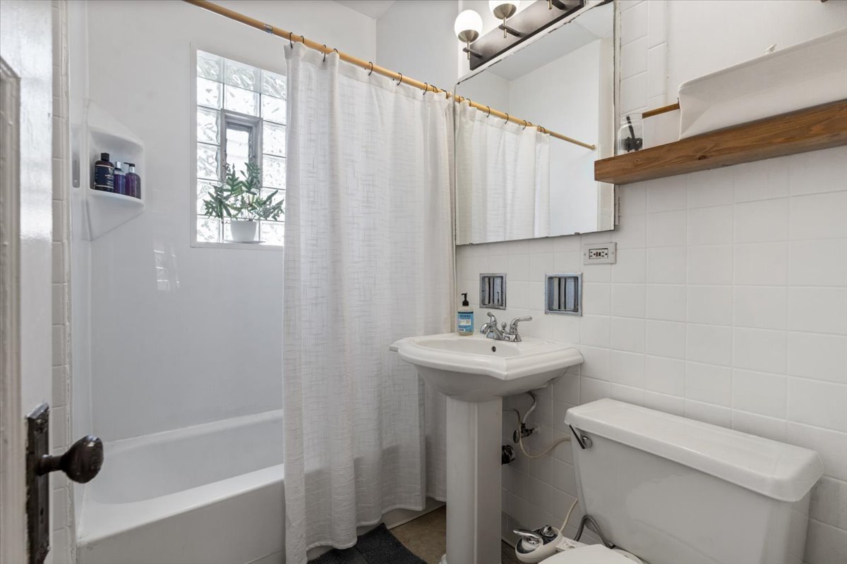 2018 Sherman Avenue 1w Property Photo 11
