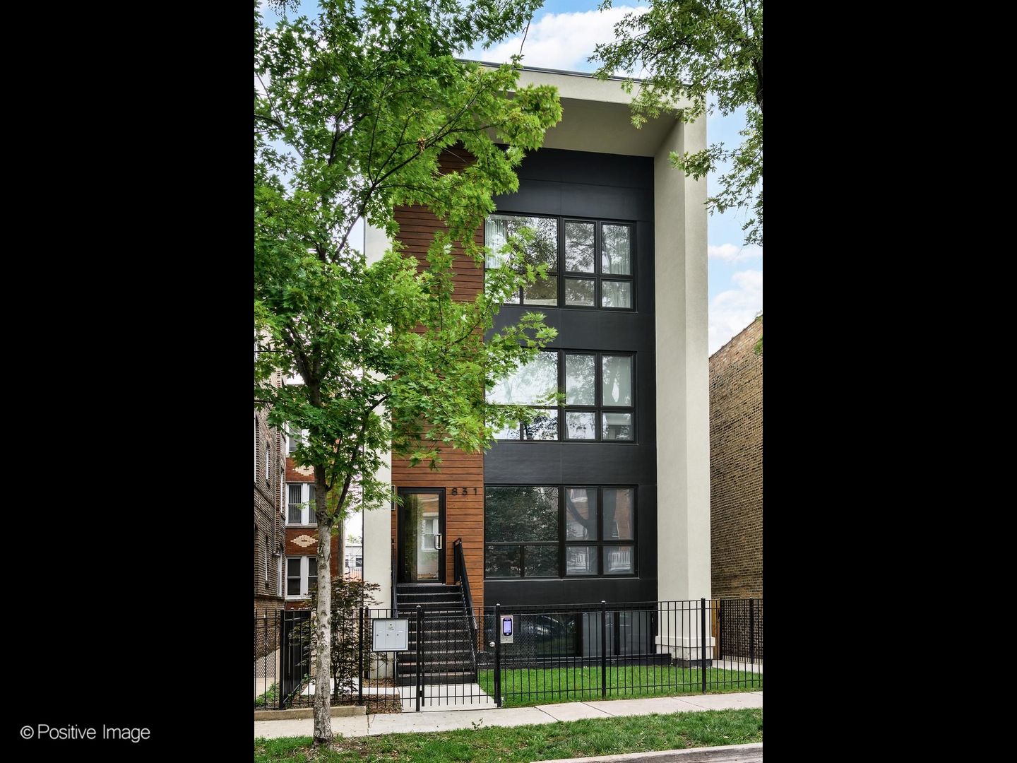 831 N Maplewood Avenue 3 Property Photo 1