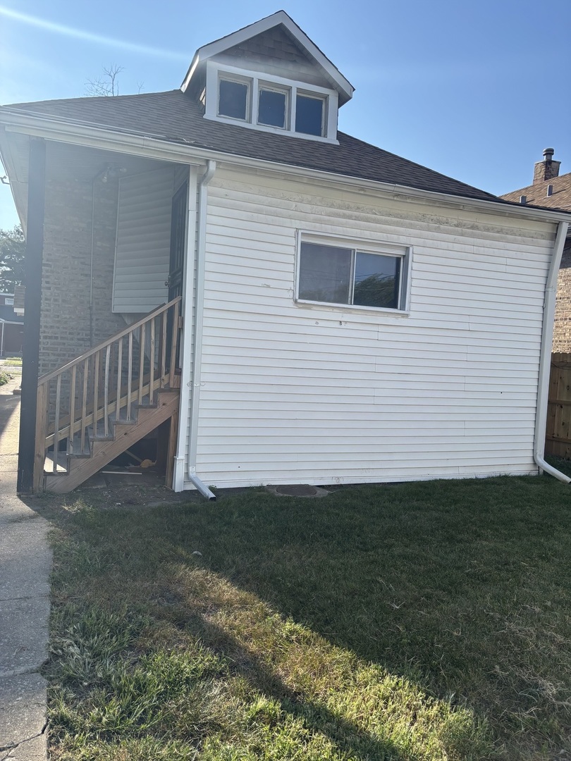 10215 S Emerald Avenue Property Photo 4