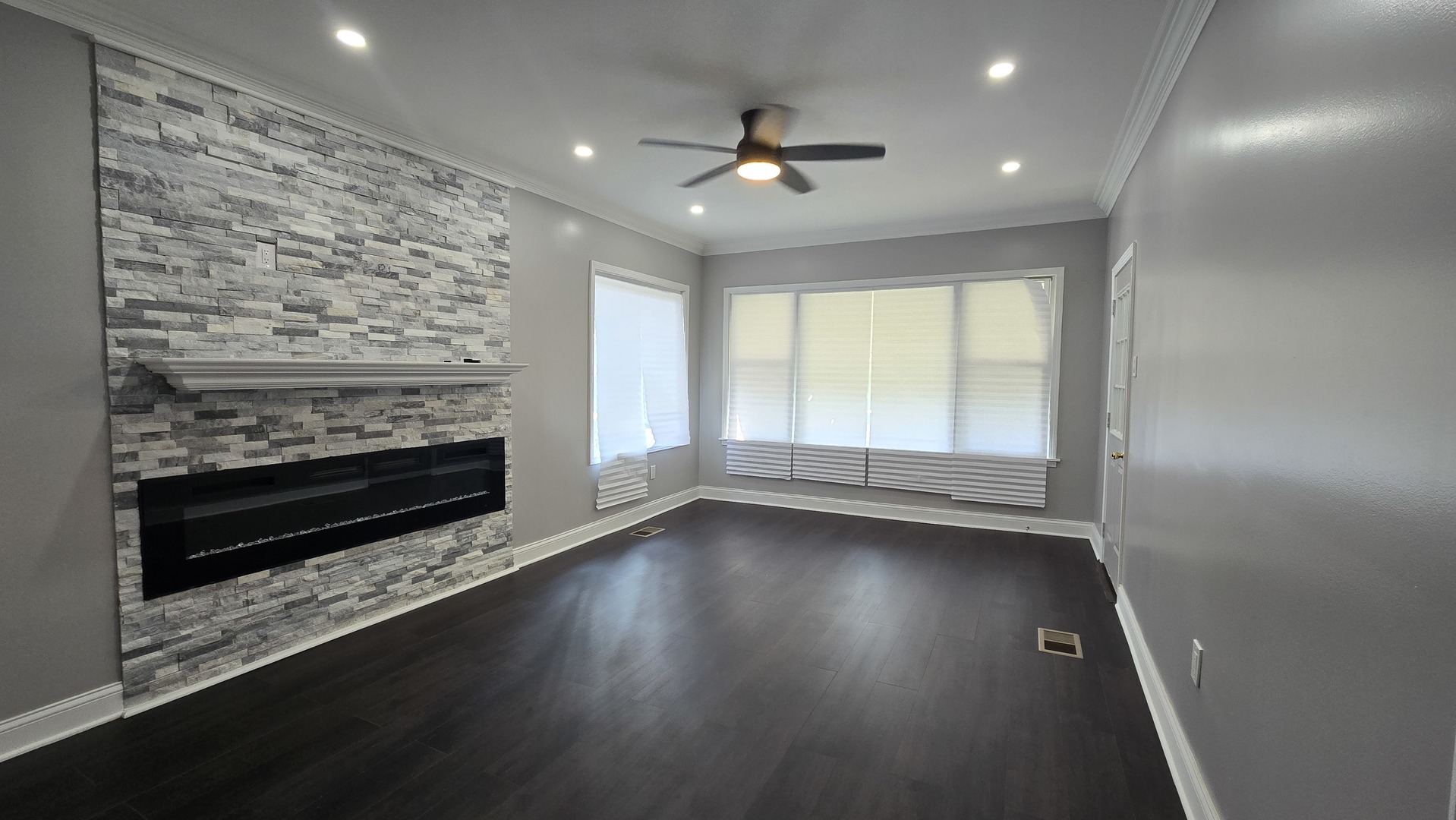 10215 S Emerald Avenue Property Photo 7
