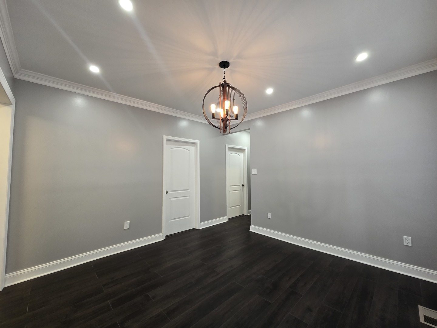 10215 S Emerald Avenue Property Photo 8