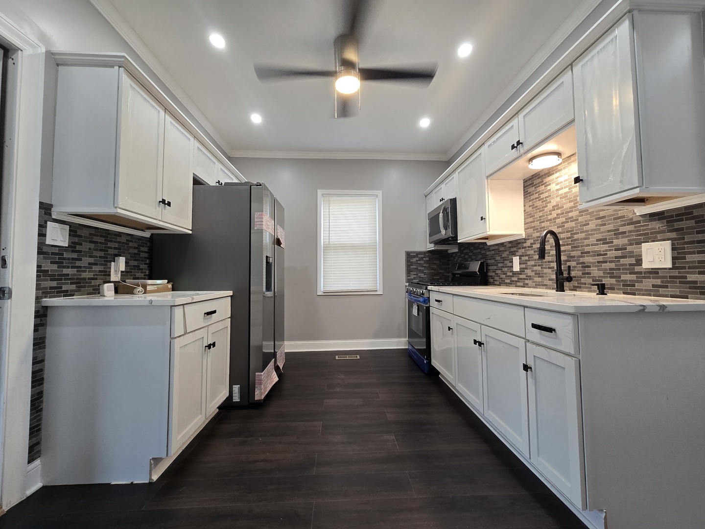 10215 S Emerald Avenue Property Photo 13