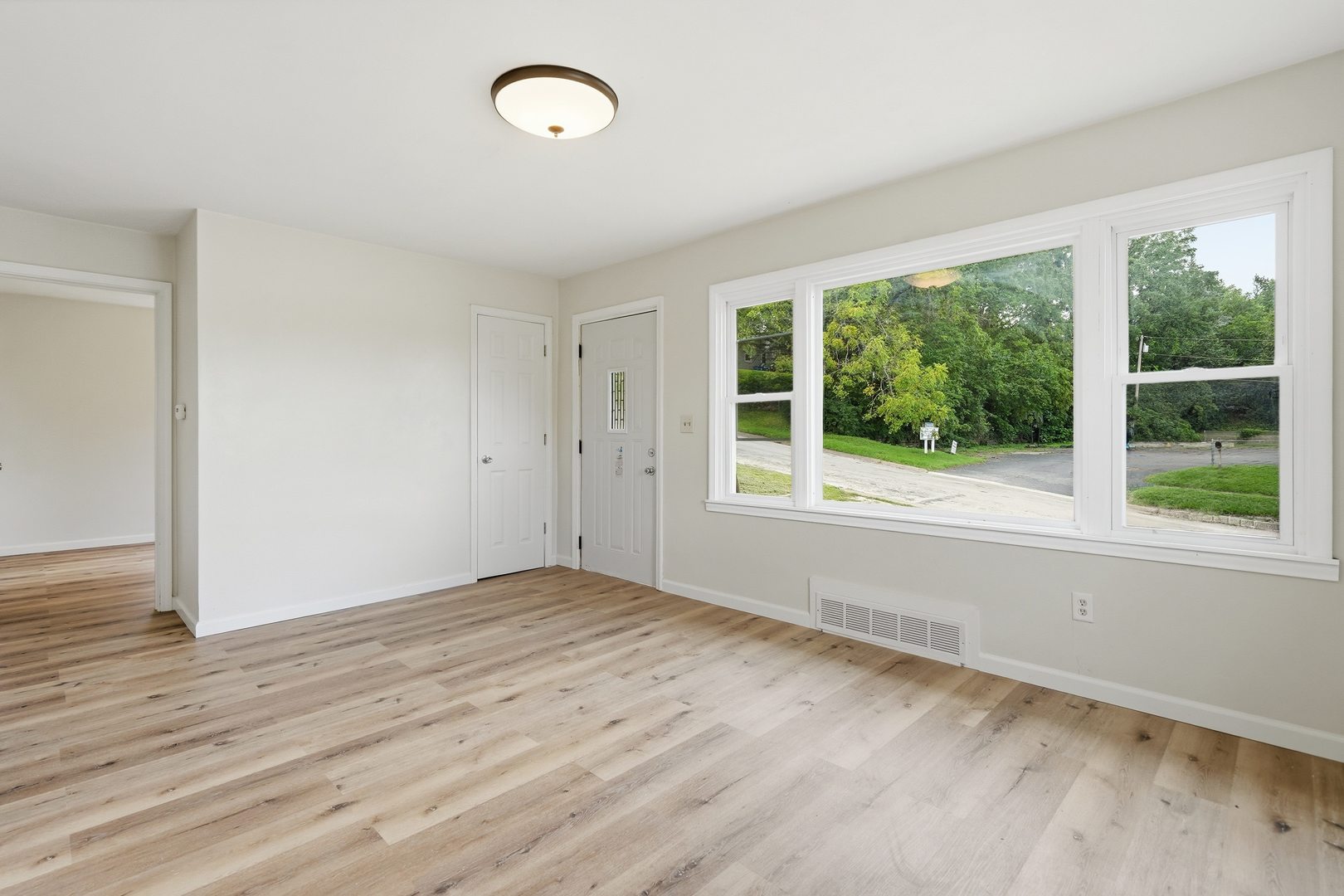 135 4th Street Property Photo 2