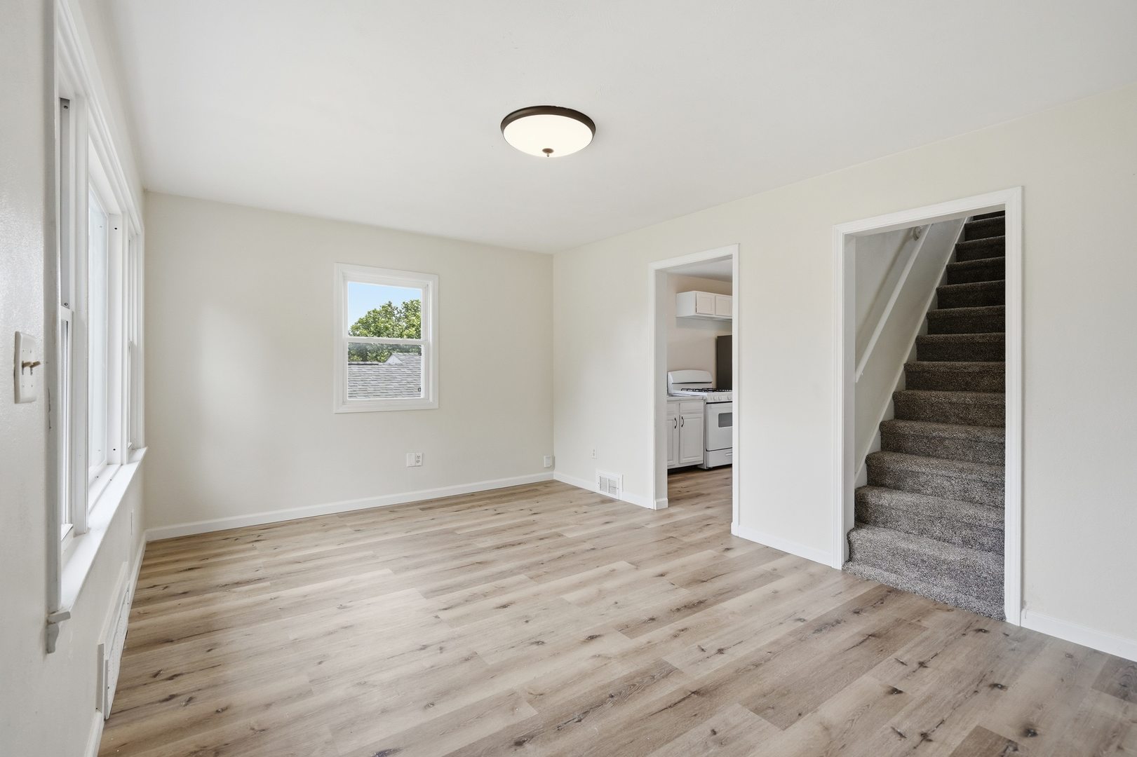 135 4th Street Property Photo 3