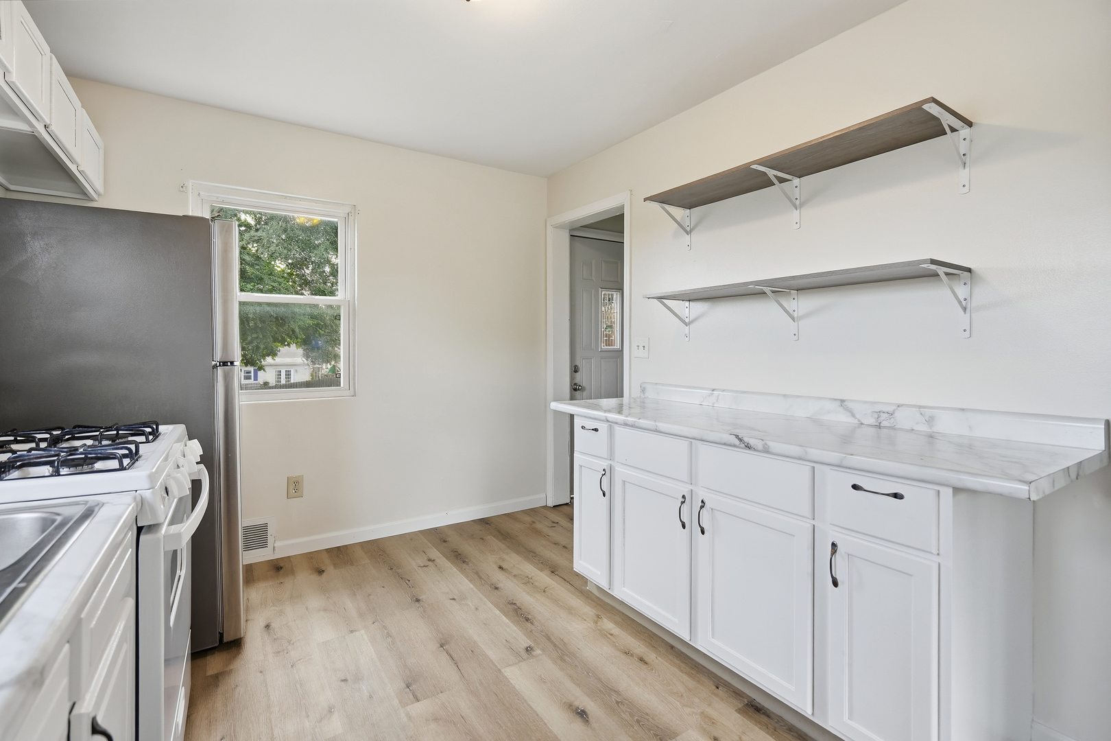 135 4th Street Property Photo 7