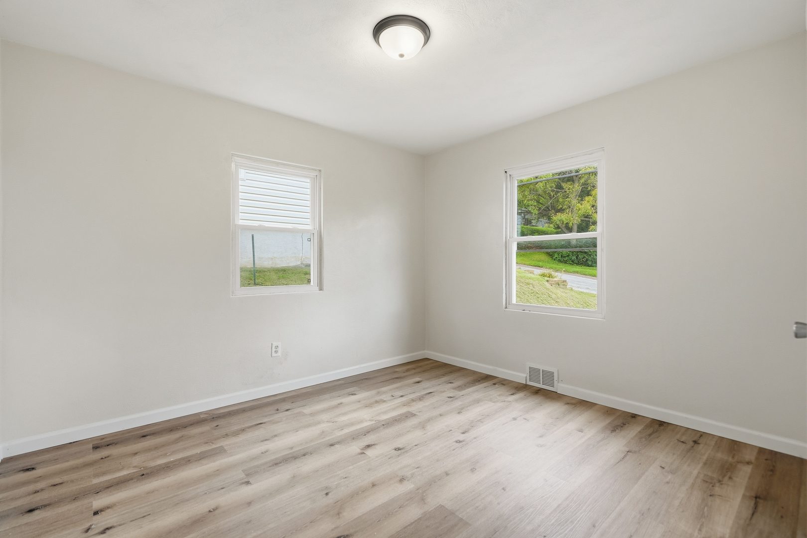 135 4th Street Property Photo 8