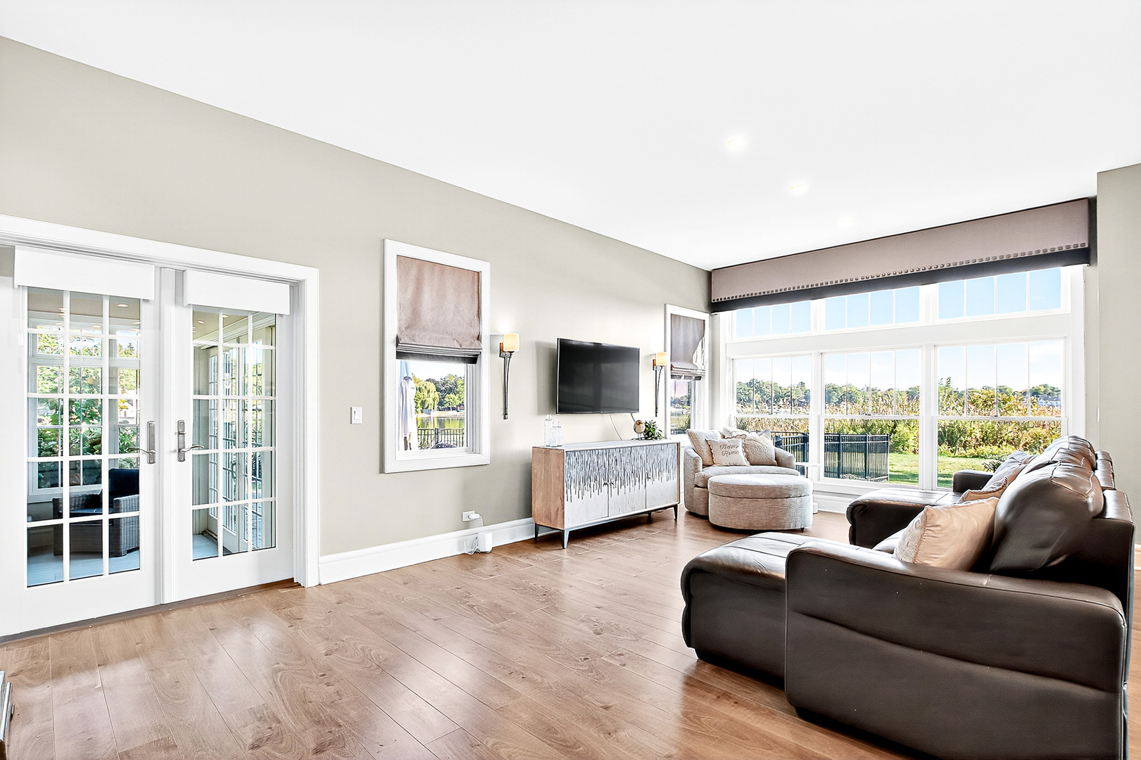 827 Edgewater Parkway Property Photo 16