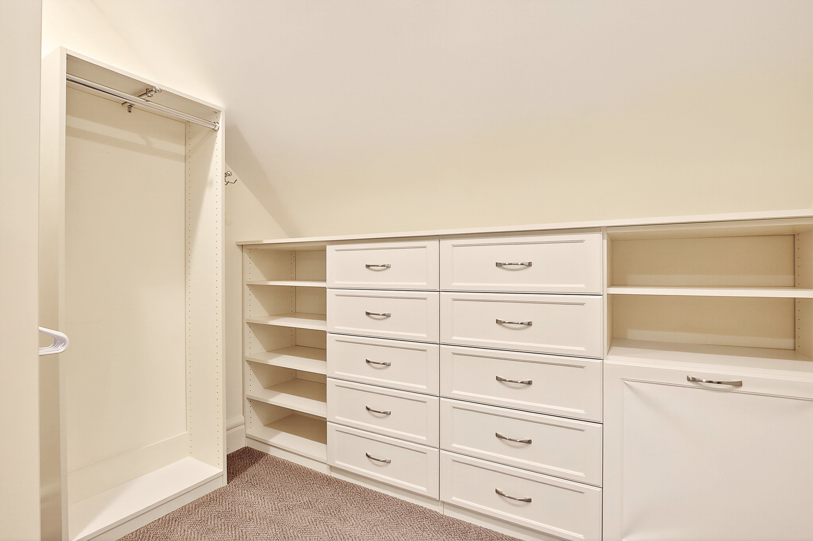 827 Edgewater Parkway Property Photo 37
