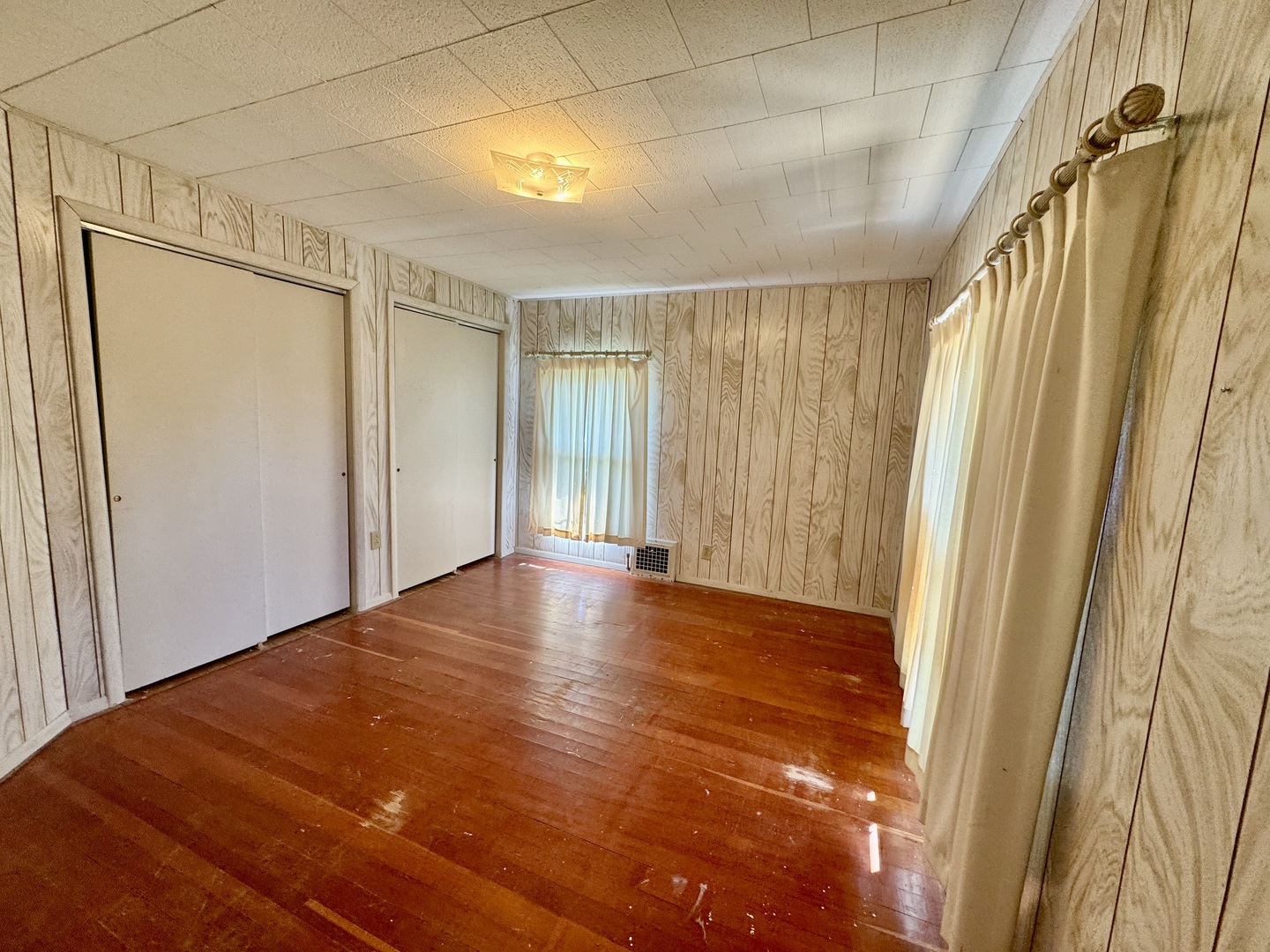 608 W Main Street Property Photo 15
