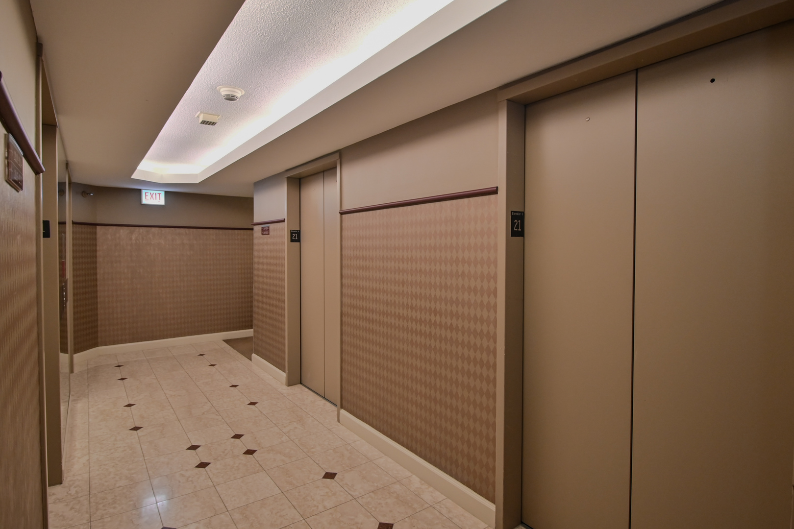 3660 N Lake Shore Drive 2106 Property Photo 3