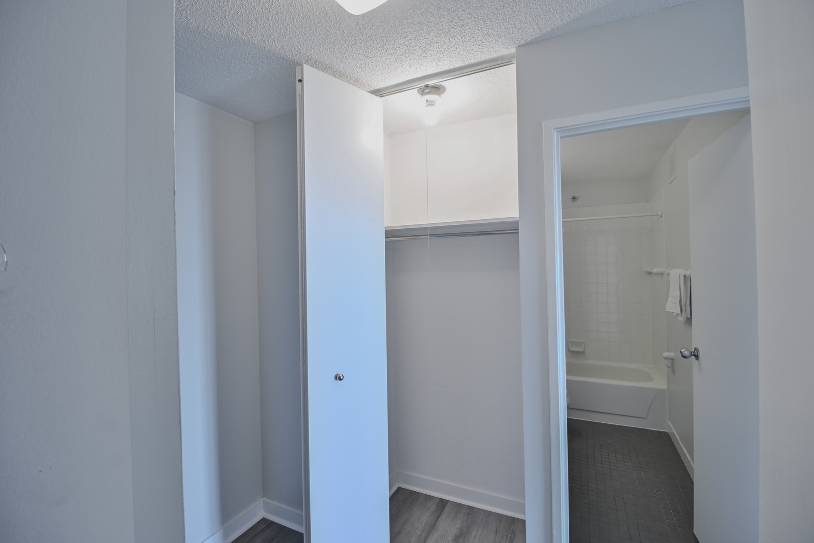 3660 N Lake Shore Drive 2106 Property Photo 7