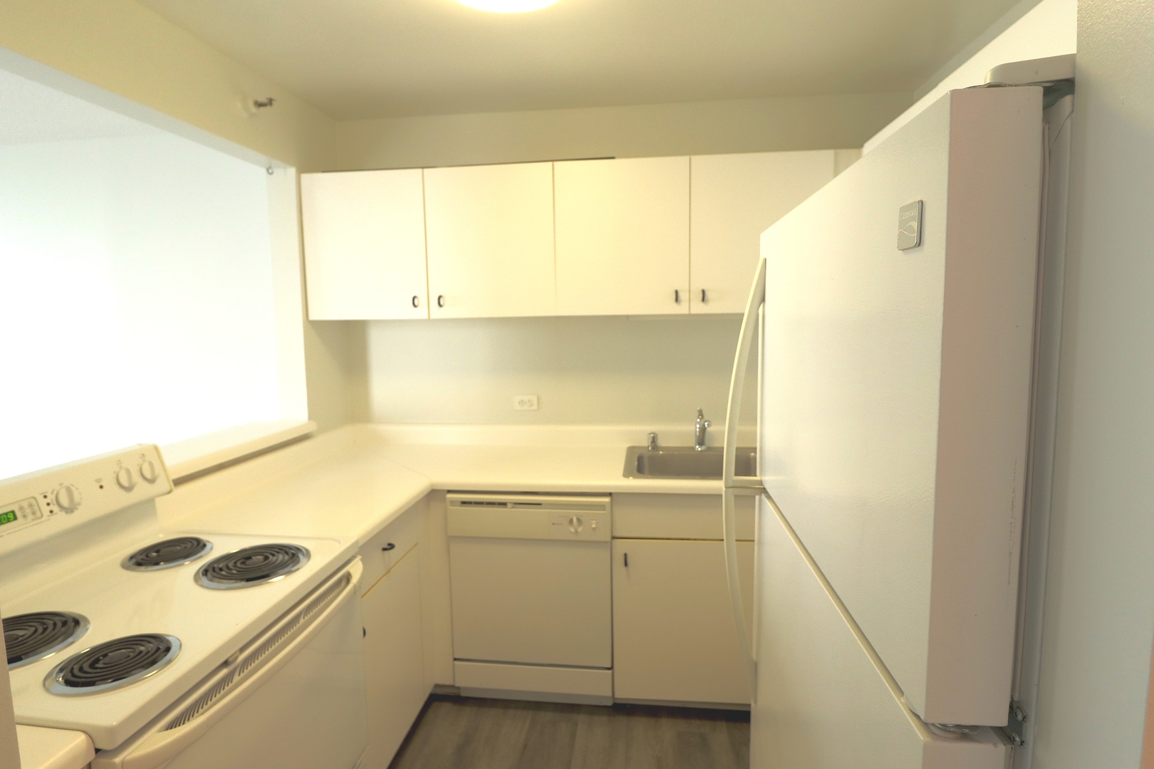 3660 N Lake Shore Drive 2106 Property Photo 8