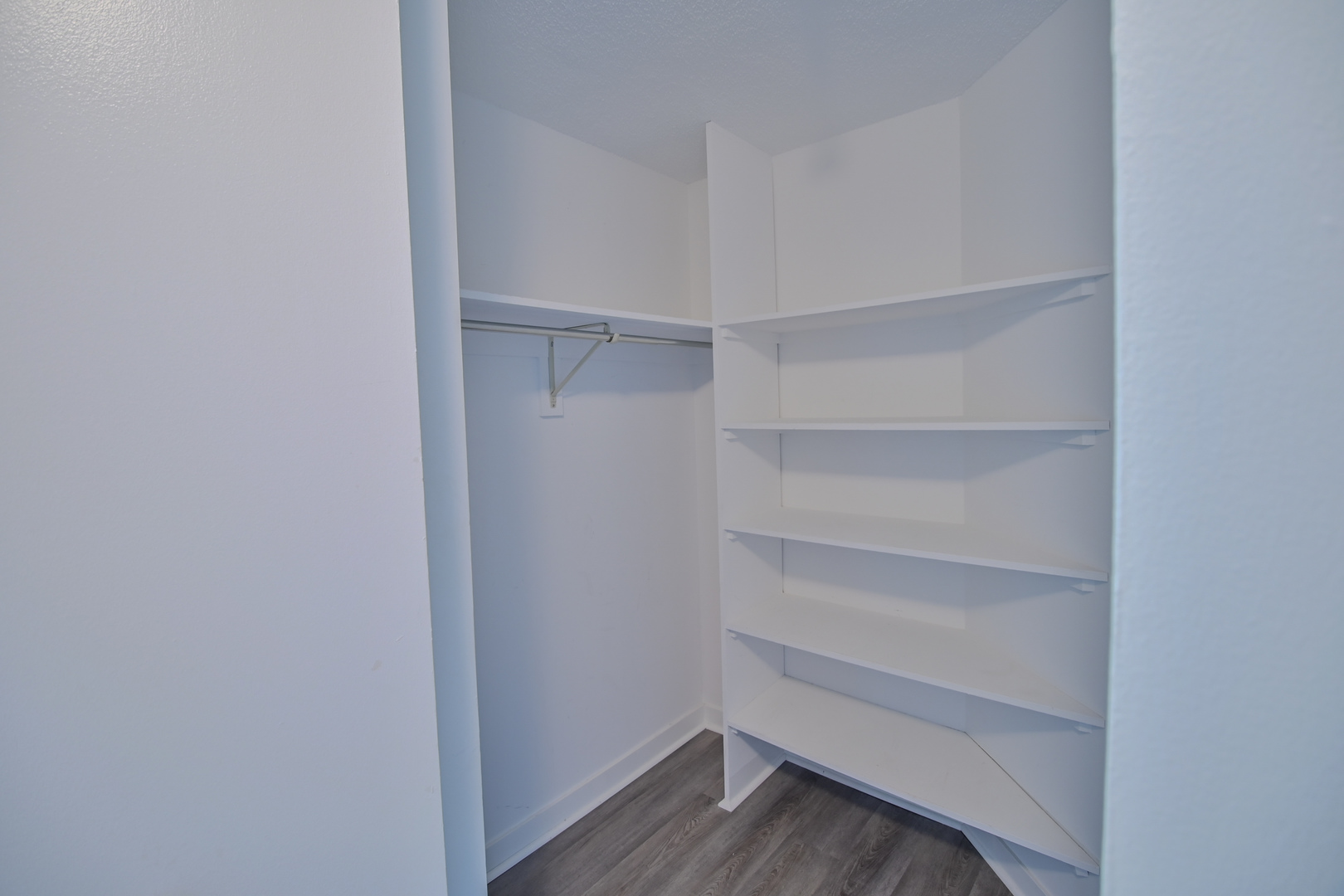 3660 N Lake Shore Drive 2106 Property Photo 8