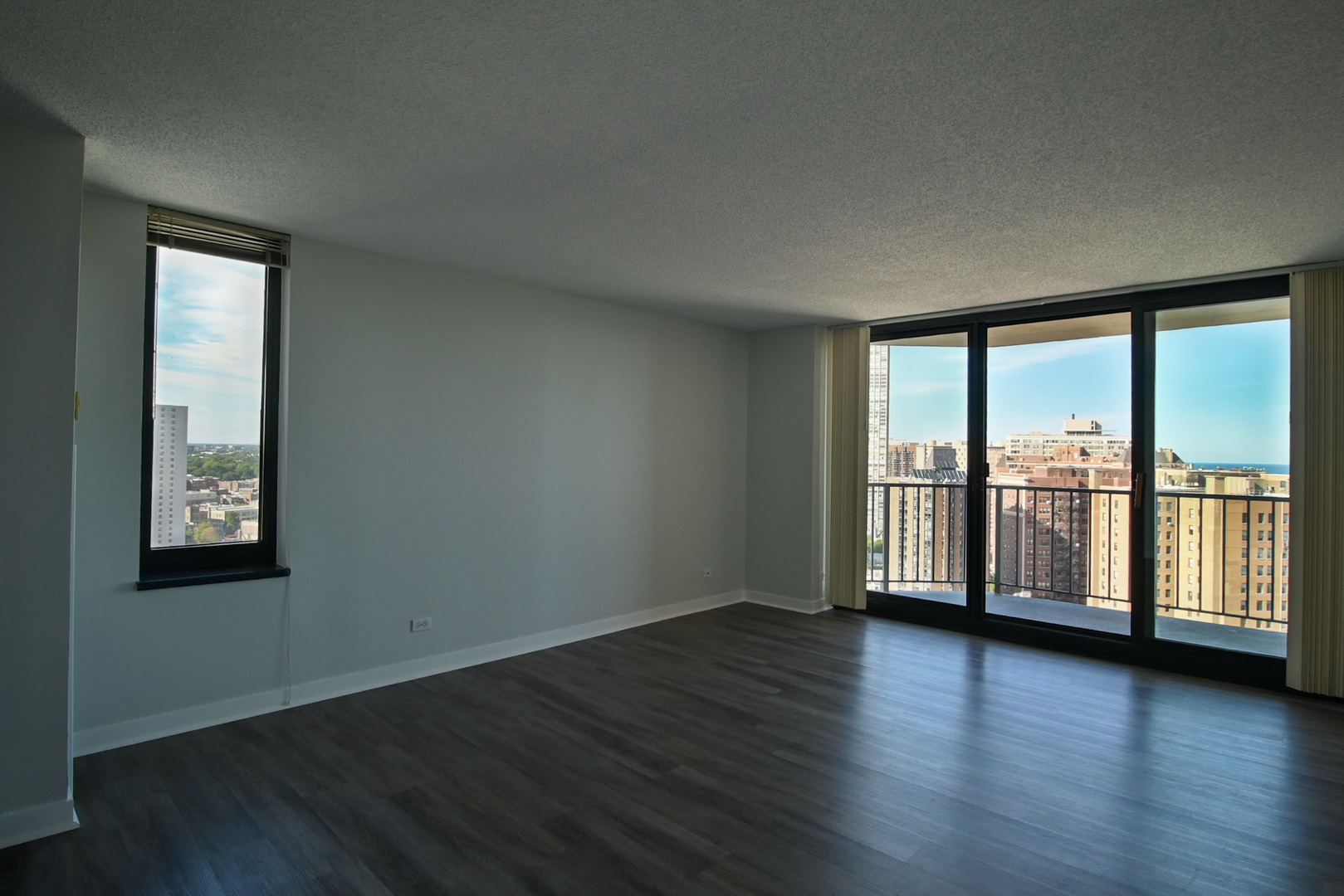 3660 N Lake Shore Drive 2106 Property Photo 9