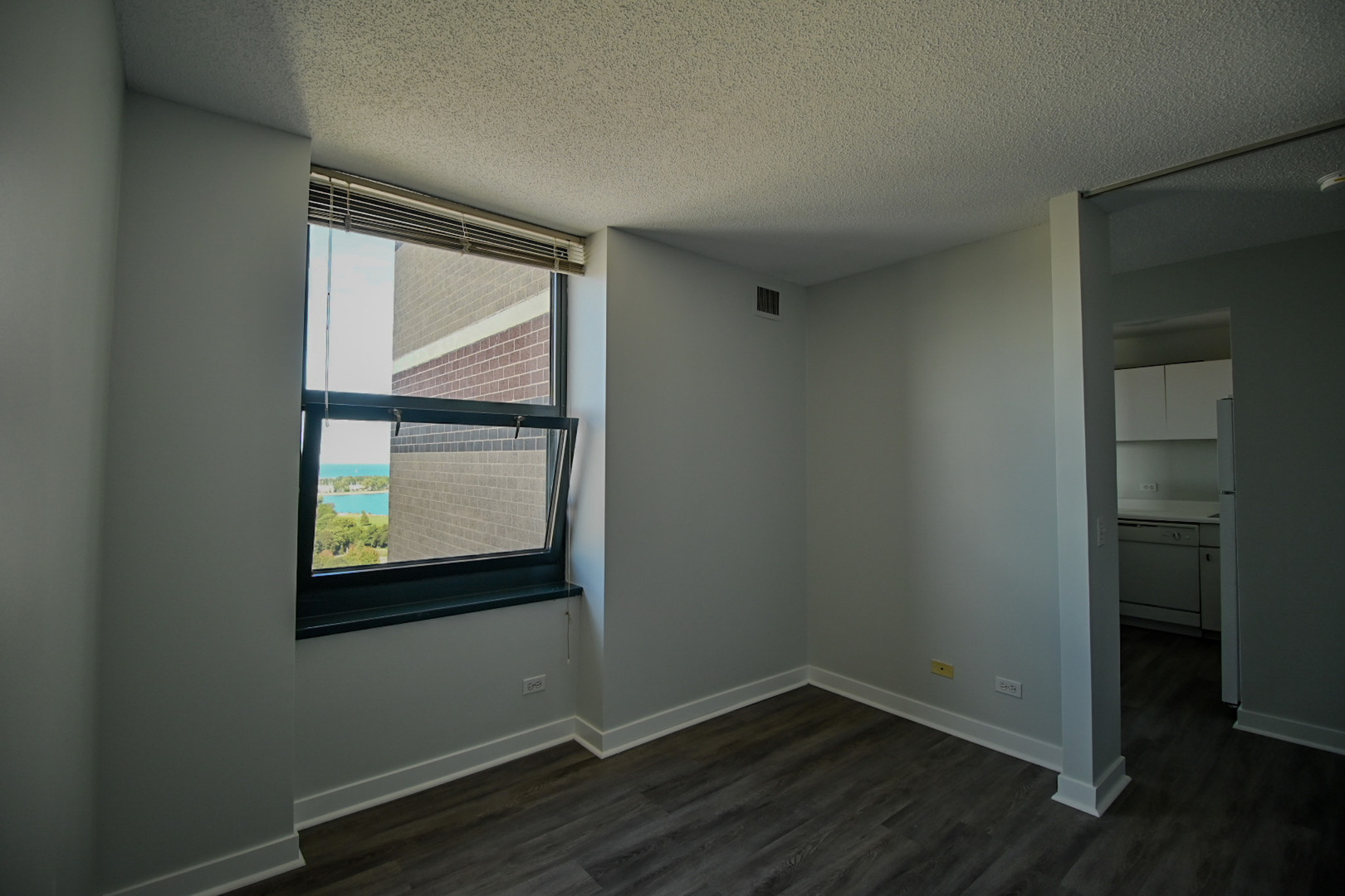 3660 N Lake Shore Drive 2106 Property Photo 14