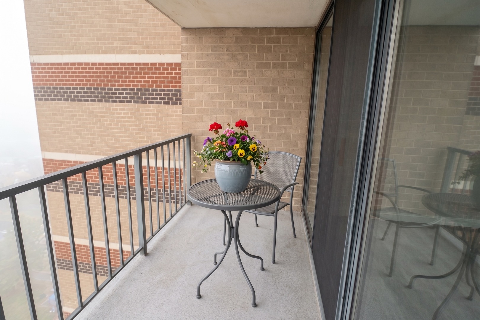 3660 N Lake Shore Drive 2106 Property Photo 21