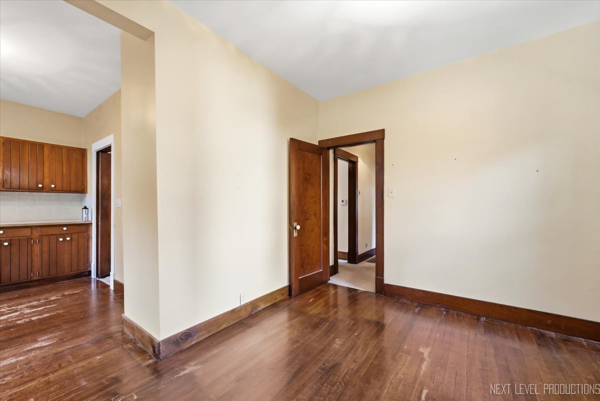 242 N Lincoln Street Property Photo 14